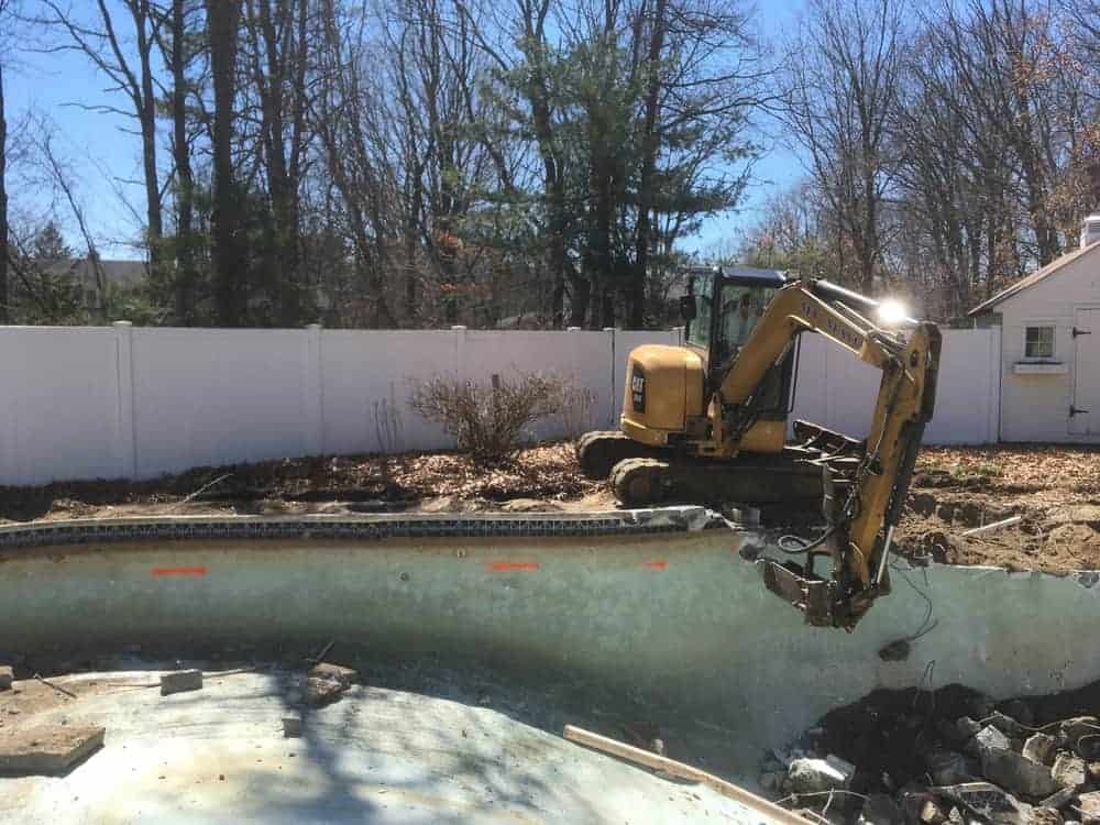 How to Safely and Efficiently Remove Your Swimming Pool